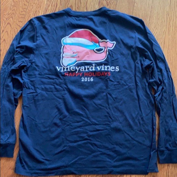 Vineyard Vines Other - Mens Happy Holidays whale 2016 long sleeve tee M